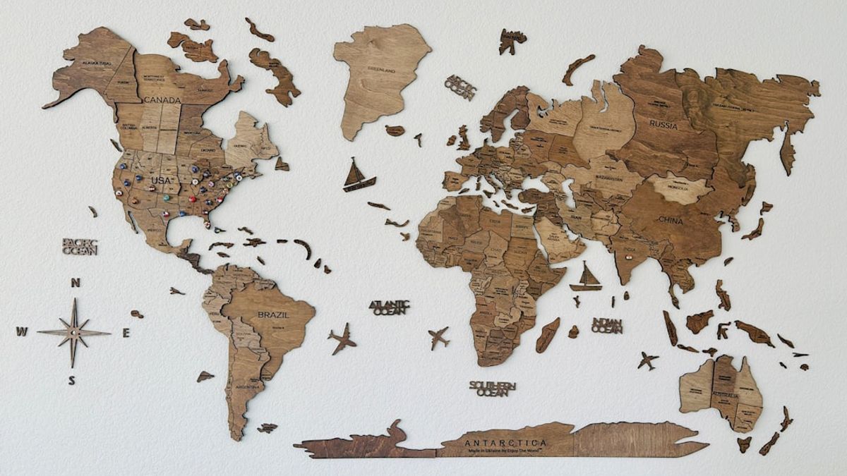 Uno de los aspectos más intrigantes de esta teoría son ciertos mapas antiguos que parecen representar la costa de la Antártida mucho antes de su descubrimiento oficial.
