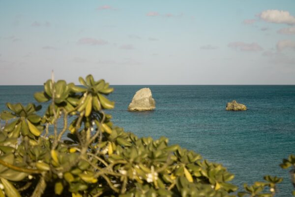 Oceano abierto que evoca el misterio del Triangulo de las Bermudas