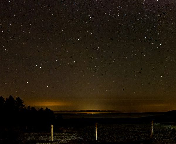starry night sky (foto: James Mann from Moncton, New Brunswick, Canada / CC BY 2.0, Wikimedia Commons)