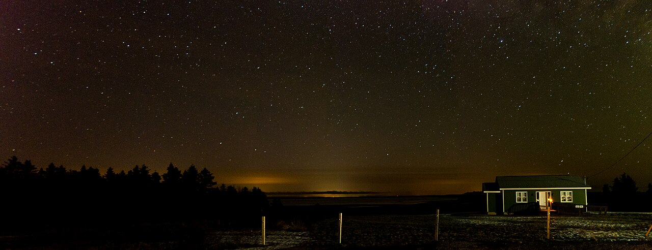 starry night sky (foto: James Mann from Moncton, New Brunswick, Canada / CC BY 2.0, Wikimedia Commons)
