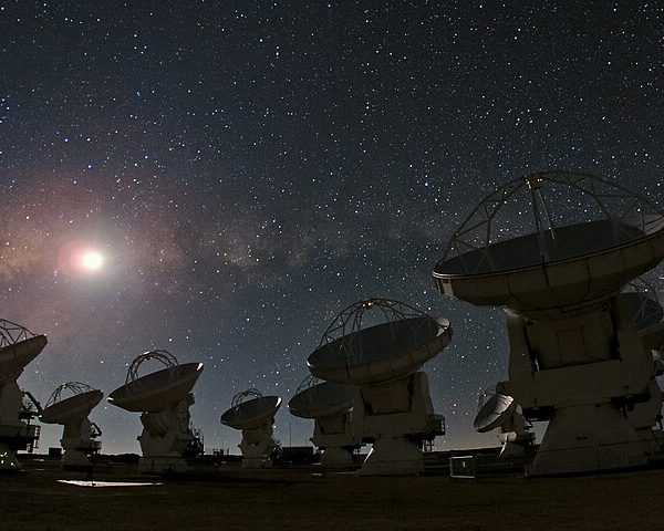 starry night sky (foto: ESO/B. Tafreshi (twanight.org) / CC BY 4.0, Wikimedia Commons)