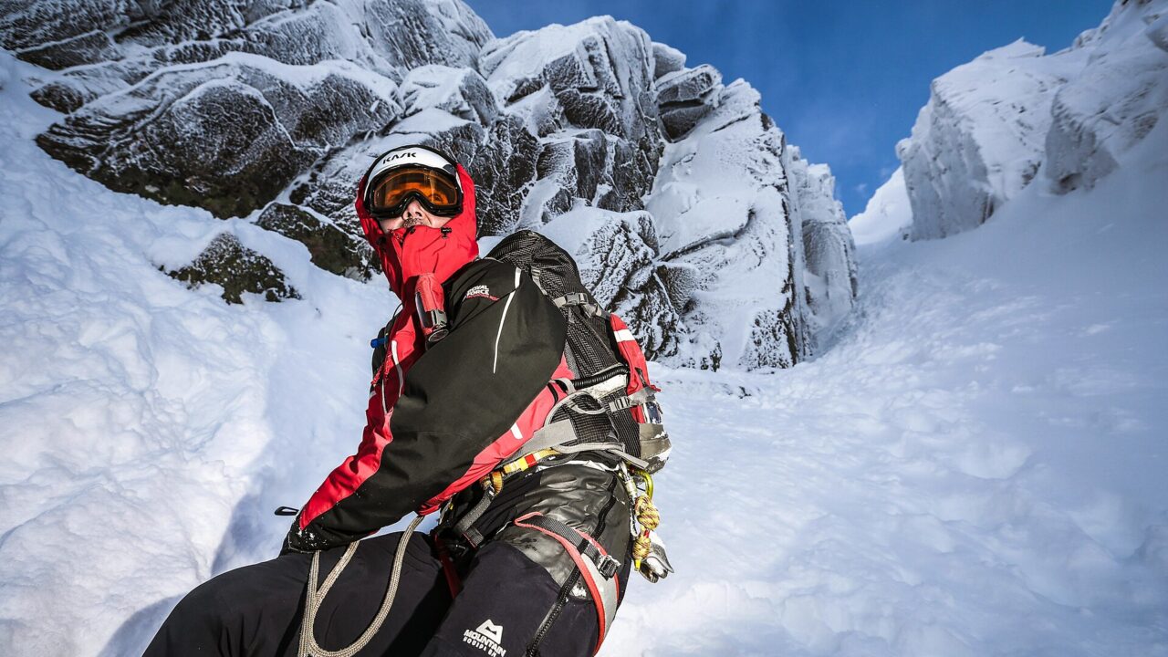 mountain search and rescue team